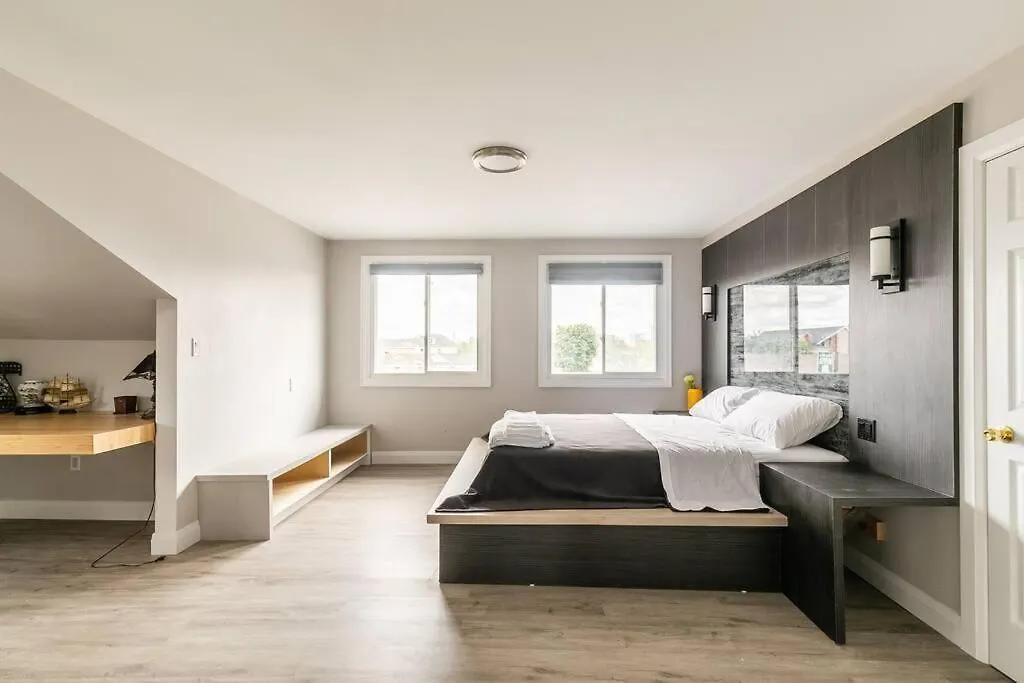 Modern House Newly Furnished 3 Mins Drive To Fall Niagara Falls 0*,  Canada