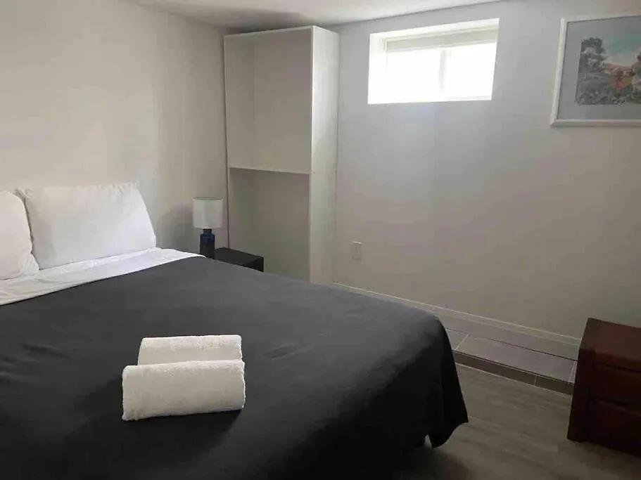 Modern House Newly Furnished 3 Mins Drive To Fall Niagara Falls 0*,