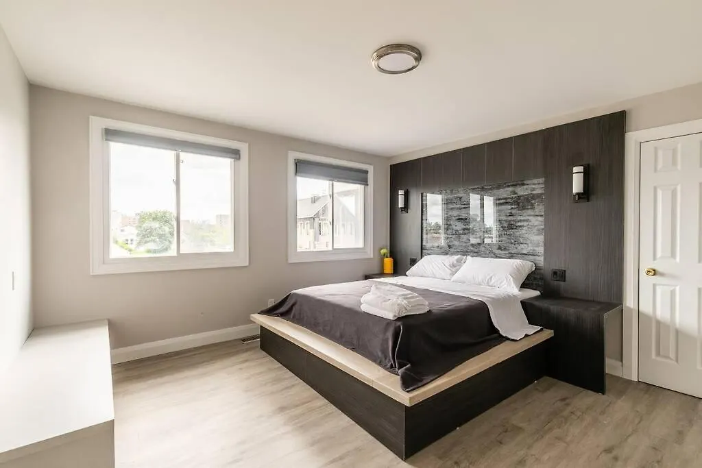 Modern House Newly Furnished 3 Mins Drive To Fall Niagara Falls