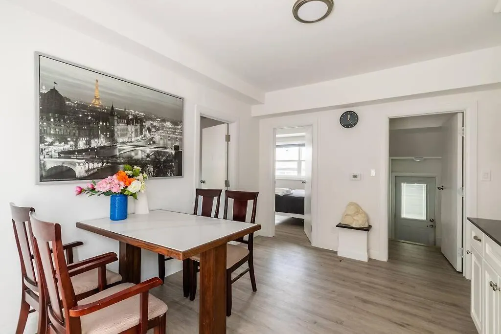 Modern House Newly Furnished 3 Mins Drive To Fall Niagara Falls