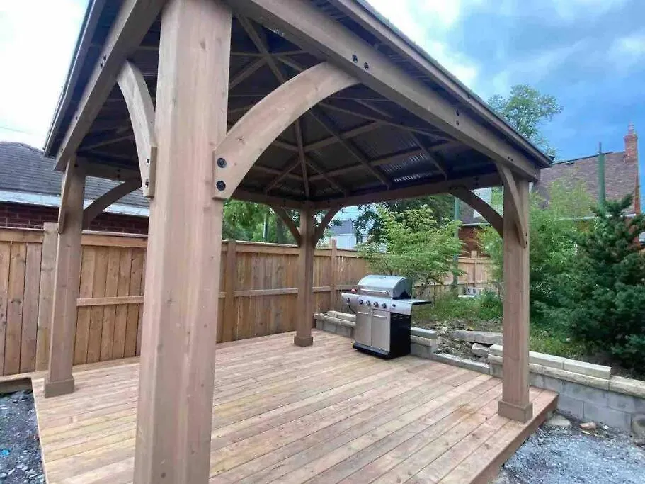 Modern House Newly Furnished 3 Mins Drive To Fall Niagara Falls