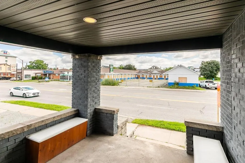 Modern House Newly Furnished 3 Mins Drive To Fall Niagara Falls Canada